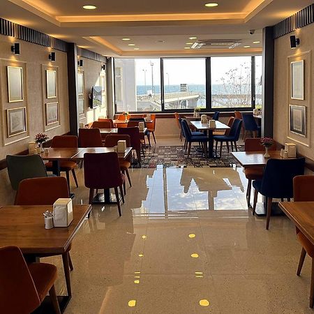 아흐메트 에펜디 코나기 호텔 이스탄불 외부 사진 The restaurant at the top of the tower